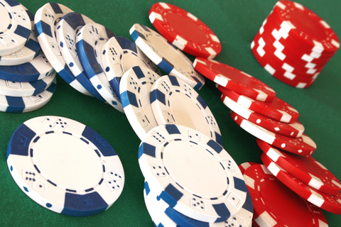 pokermarker på bord